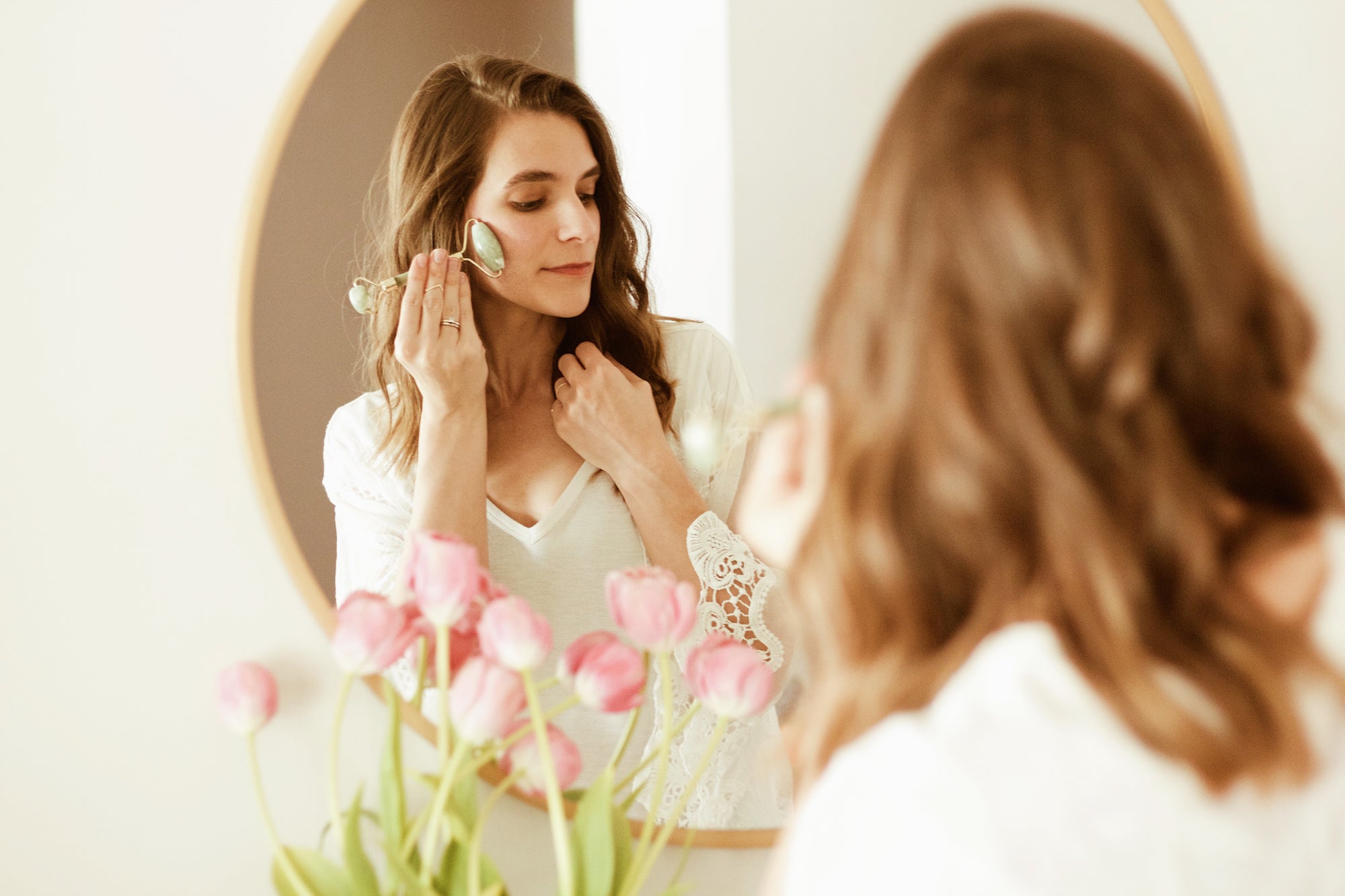 What is a Jade Roller? | Beauty Benefits and Tips