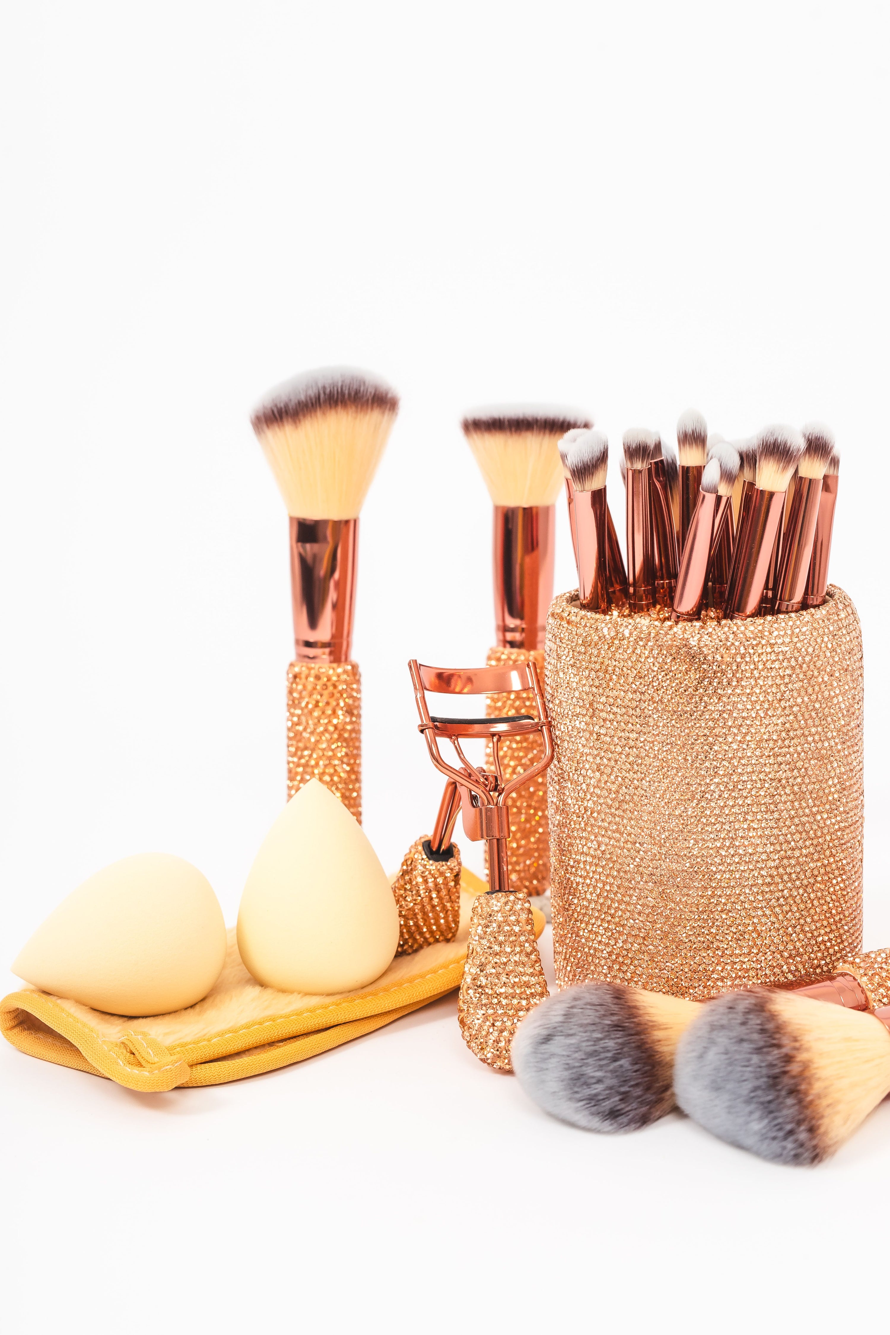 LIMITED EDITION | CHAMPAGNE Glitz & Glam | 26pc Essentials Collection Brush Set | MU9682