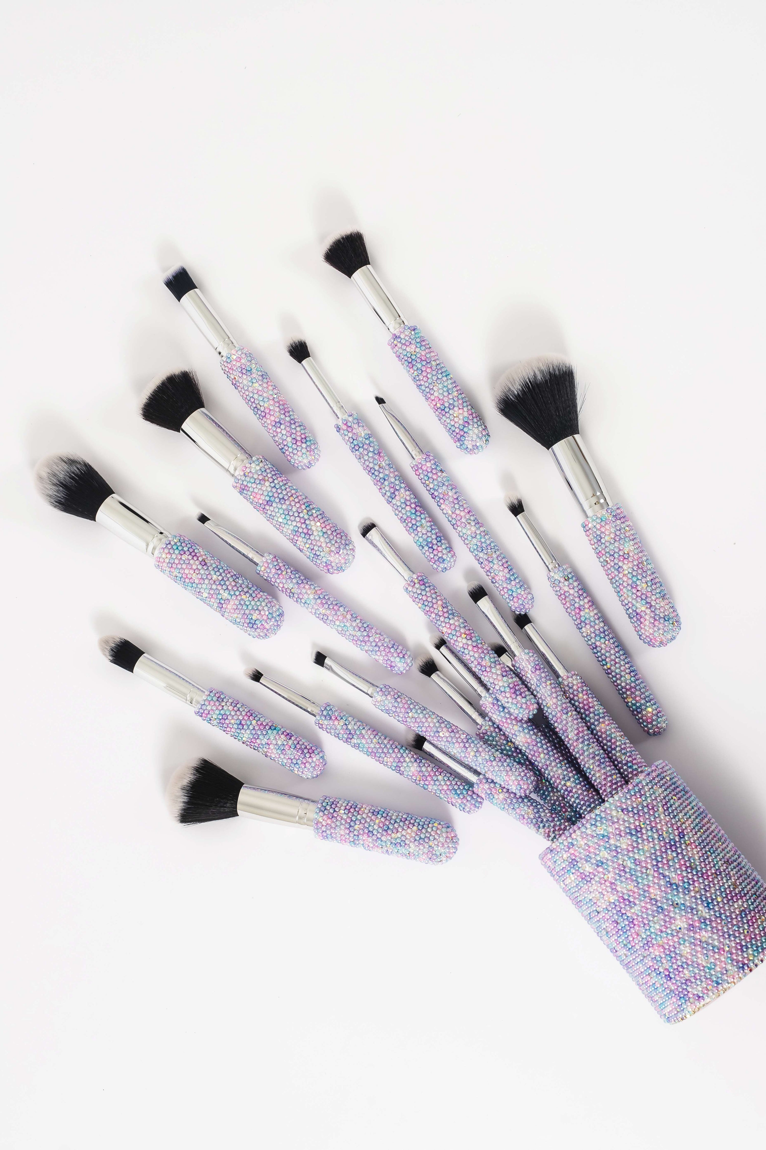 BLINGY PEARL Glitz & Glam | 26pc Essentials Collection Brush Set | MU9690