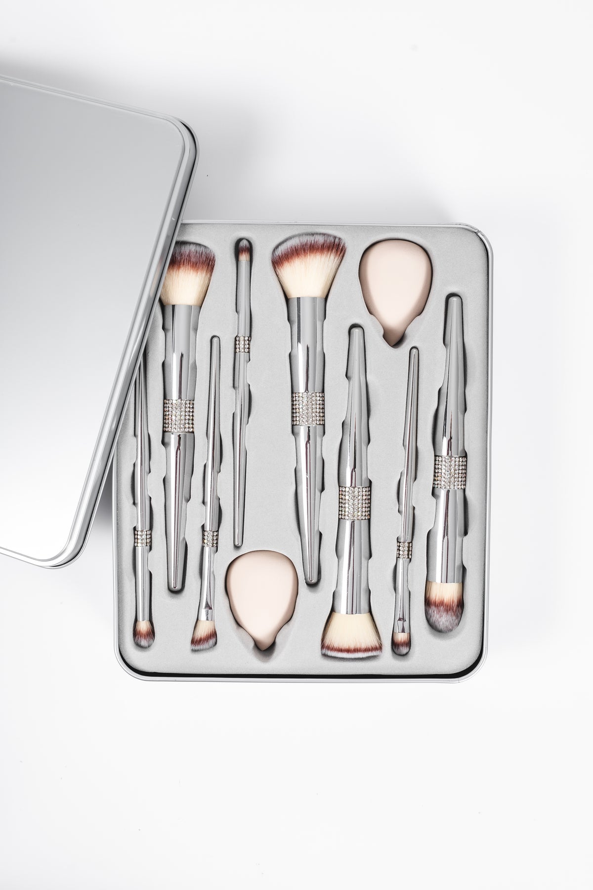 Platinum Chrome Glitz & Glam 10pc Makeup Brush Set GG4756, open tin with lid