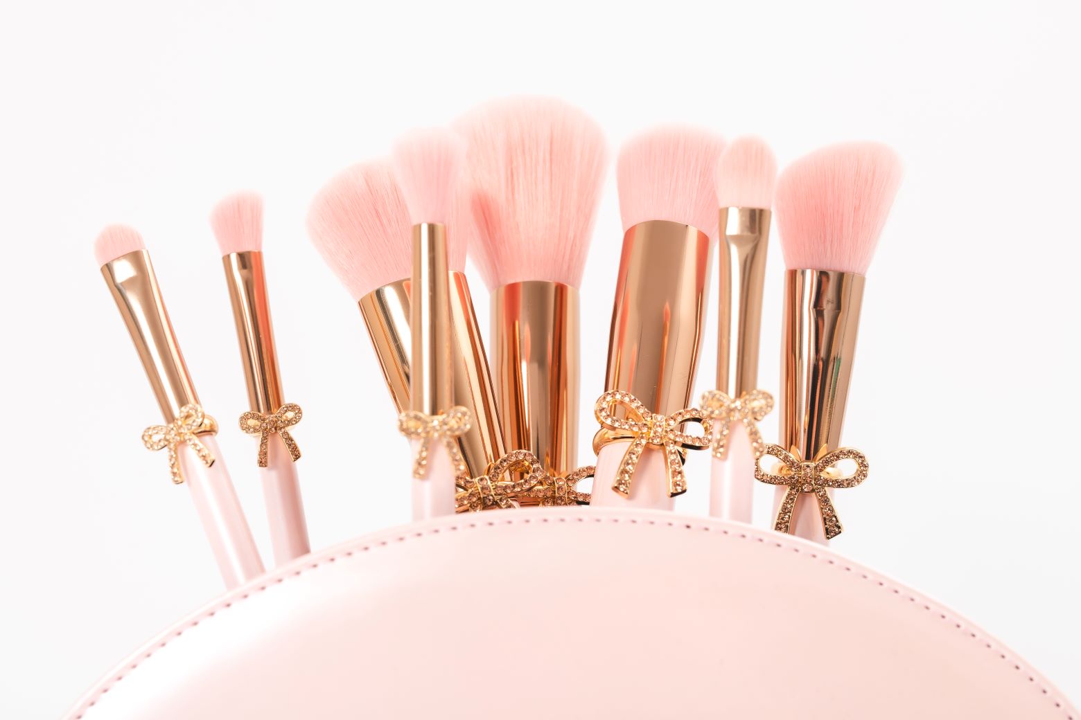 PRE ORDER | PEARLIZED PINK/BOW SET Glitz & Glam | 9pc Essentials Collection Brush Set | GG4380
