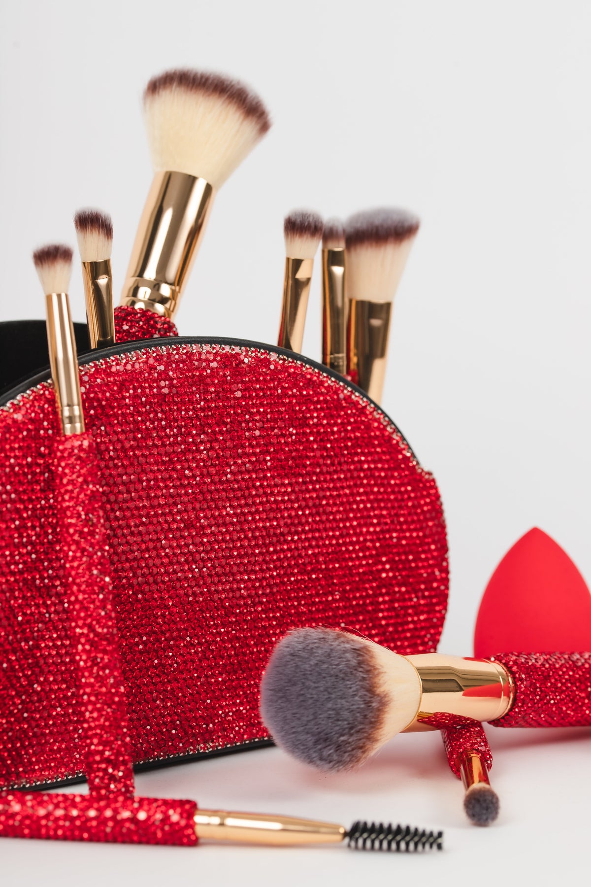 Red Bling GG4868 rhinestone makeup brushes and holder close-up