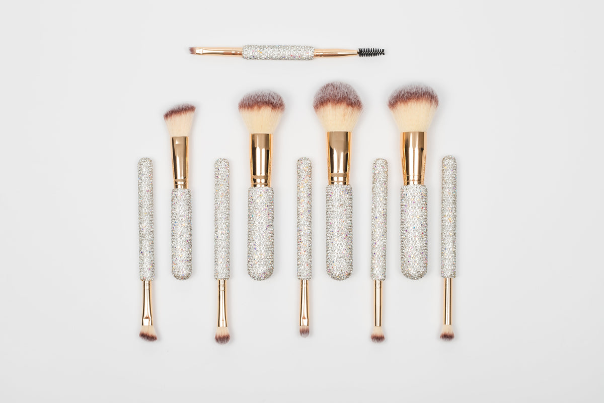 Silver Bling GG4673 makeup brushes detail