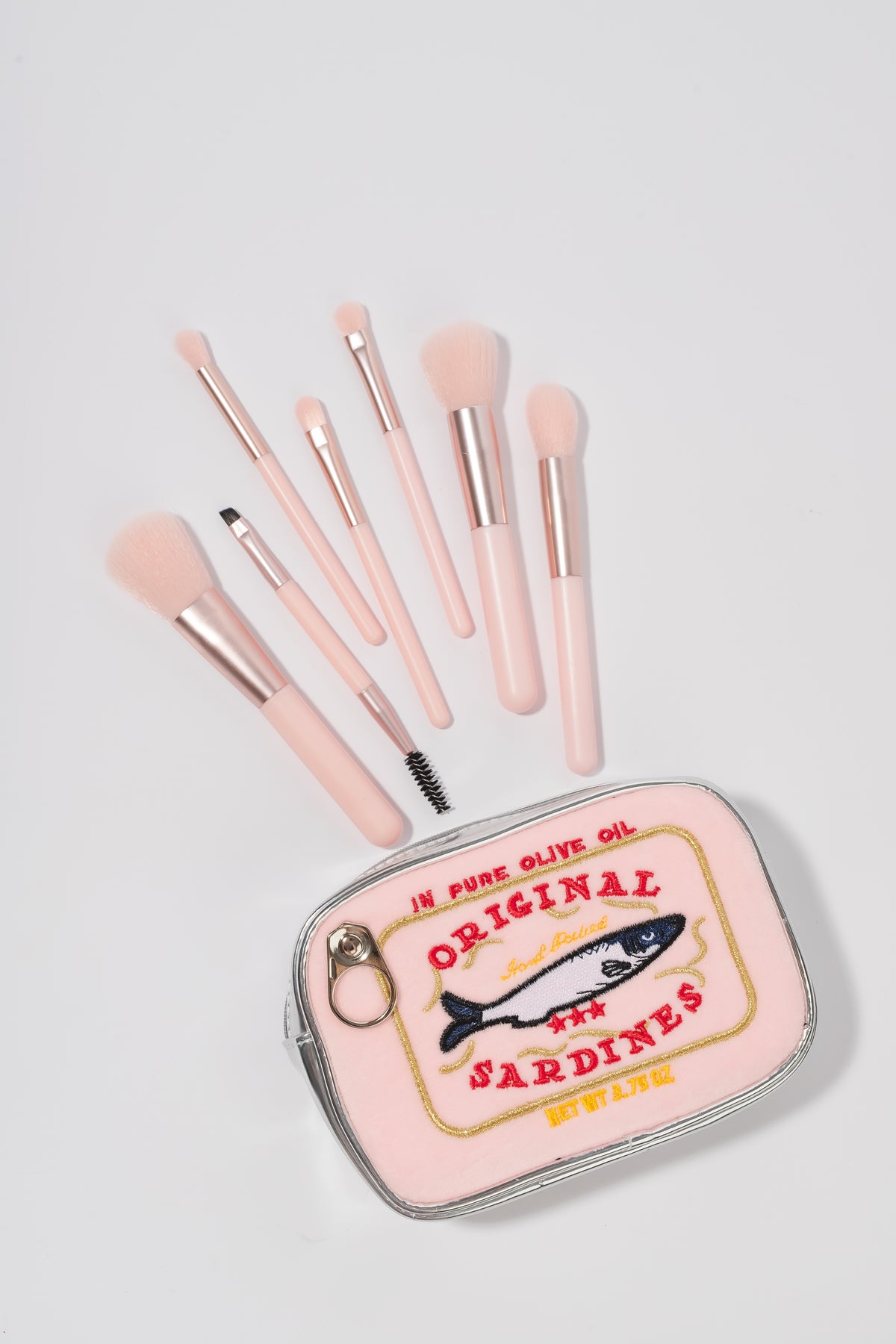 Sardine travel makeup brushes and storage case, SKU BB1939